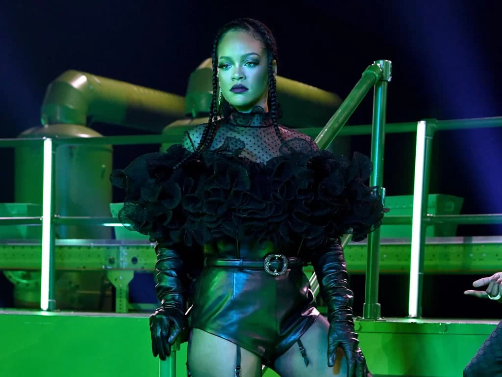 “Skin … Touch … Feel …Ouch !” Savage X Fenty Show Vol. 2 by Rihanna