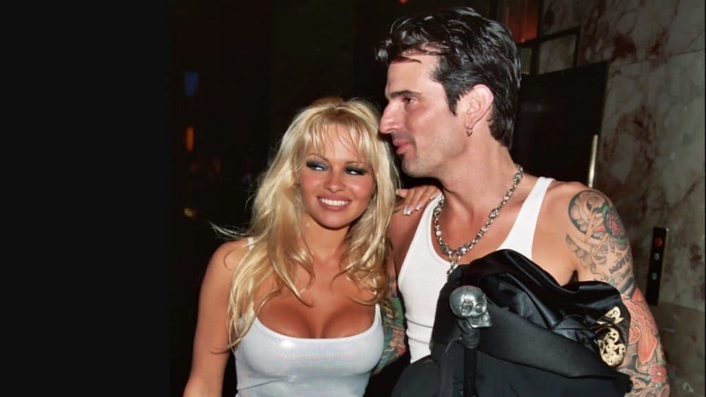 Pamela Anderson Kendi Hikayesini Anlatacak