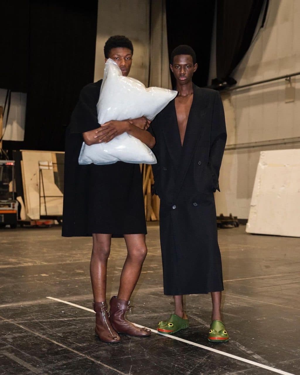 A Conscious Blend of Masculinity and Femininity: JW Anderson Fall 2023 Menswear
