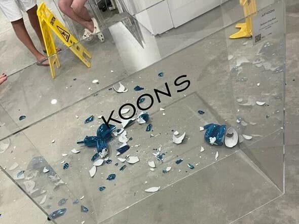 Oops!: Jeff Koons’un Balon Köpeği