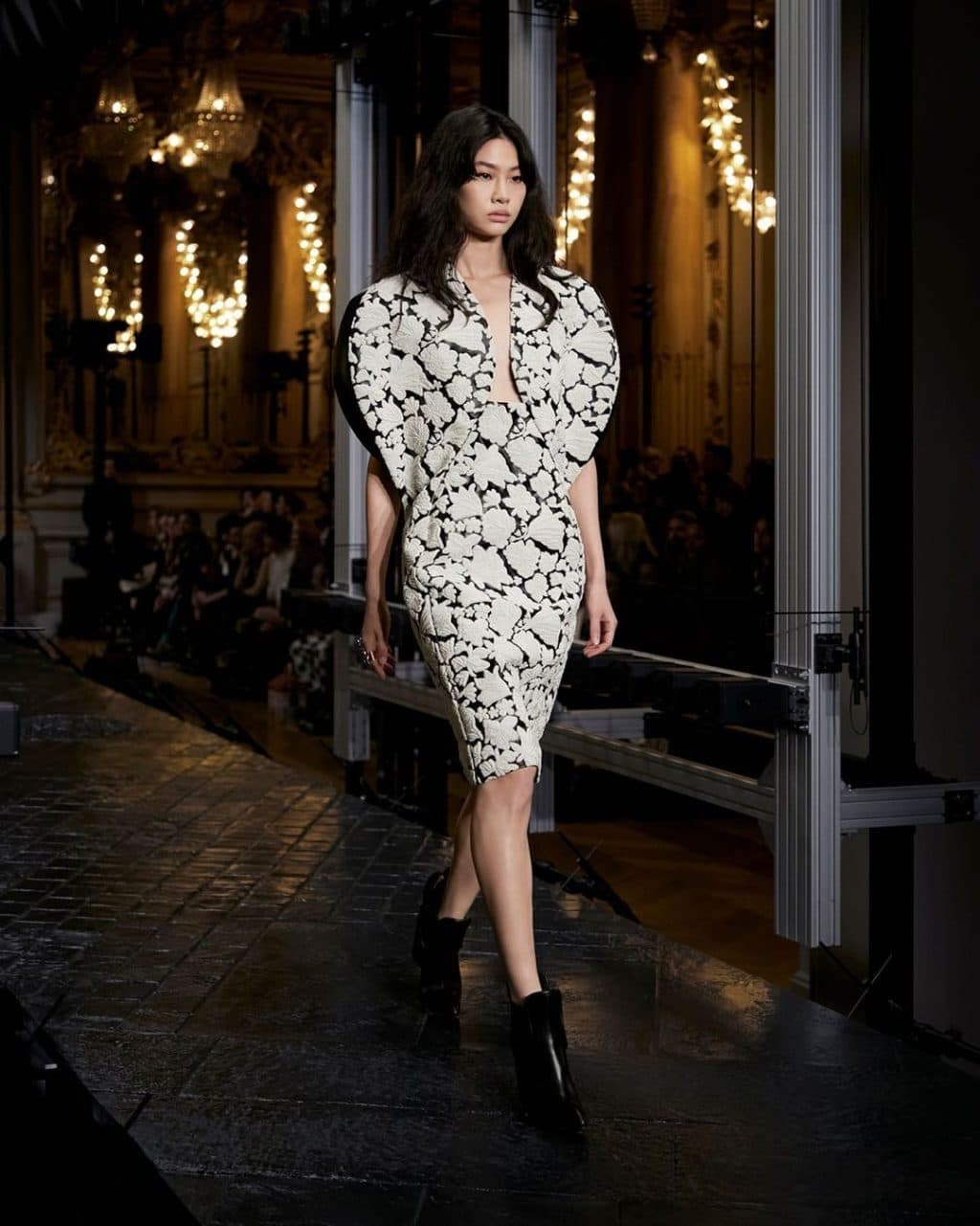 A Parisienne Reflection: Louis Vuitton Fall 2023 Ready-To-Wear